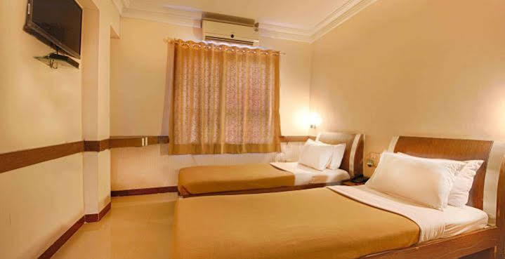 Parth Residency Hotel Ahmedabad Eksteriør billede